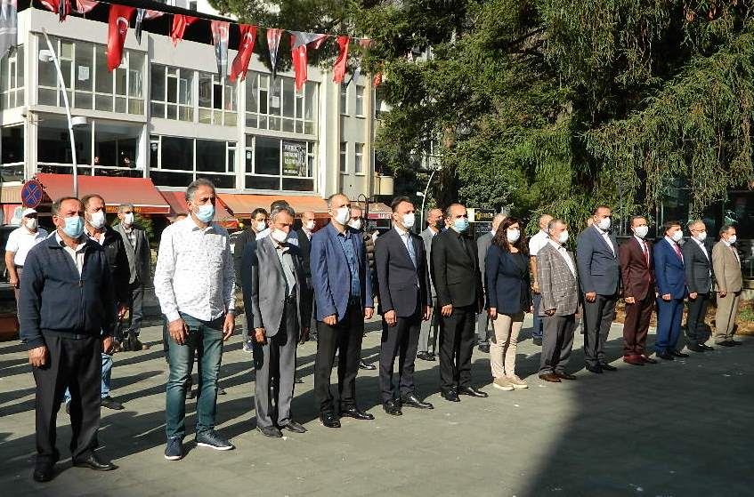 MUHTAR DEMOKRASİNİN TEMEL TAŞIDIR