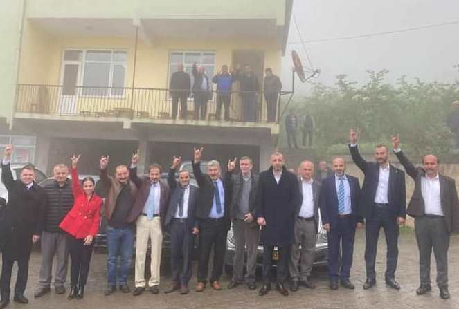MAÇKA MHP’Lİ ADAYLARI BAĞRINA BASTI 