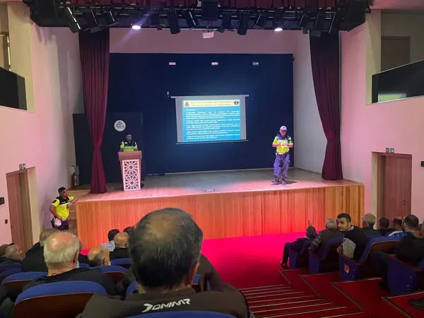 TRAFİK EKİPLERİ BİLGİLENDİRDİ