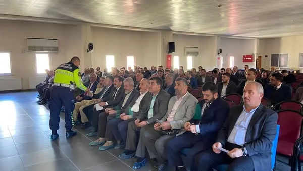 AYLIK MUTAT TOPLANTIDA TRAFİK EĞİTİMİ 