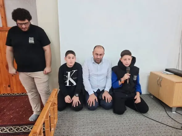 MAÇKA’DA CAMİİ VE MİNBERDE GENÇLER VAR!