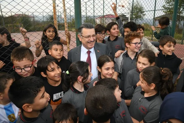 BAŞKAN GENÇ’TEN ÖĞRENCİLERE MÜJDE 