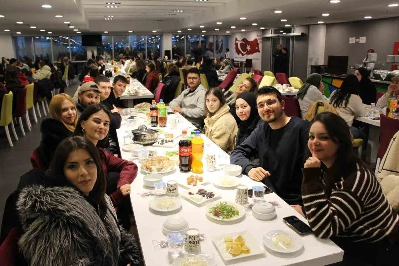 AVRASYALI ÖĞRENCİLER İFTARDA BULUŞTU 