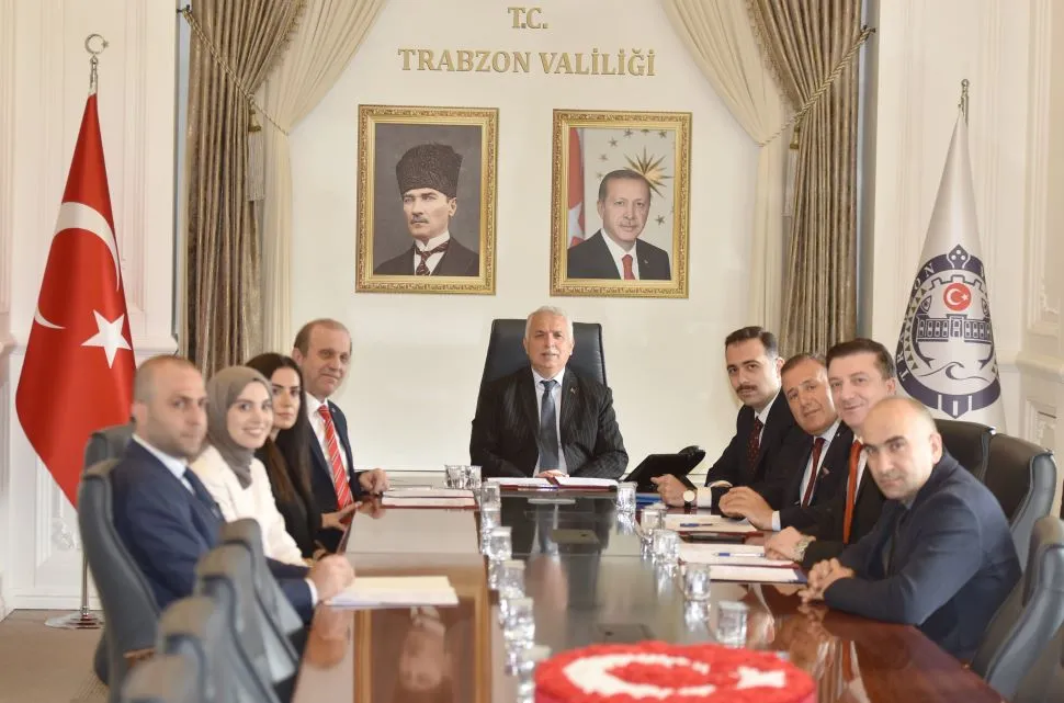 AKARYAKIT İSTASYONLARINA KADIN ELİ DEĞECEK 