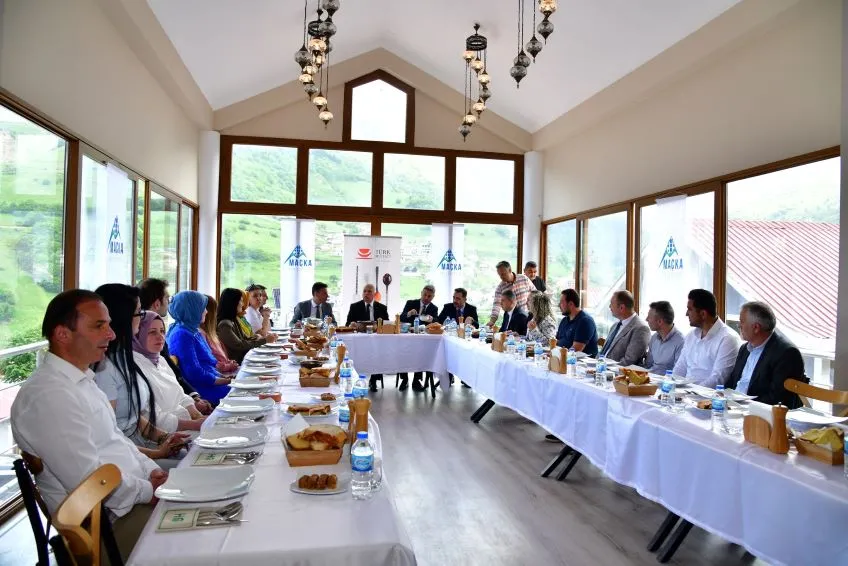 MAÇKA