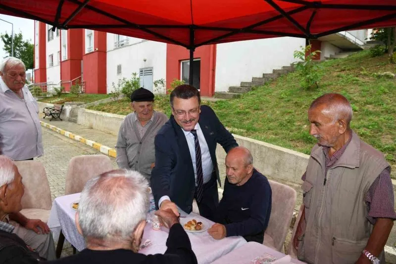 HUZUREVİNDEKİ YAŞLI BABALAR UNUTULMADI