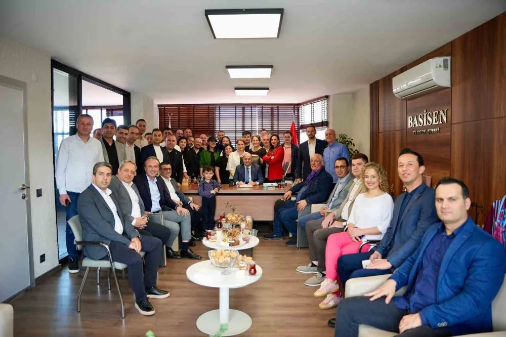 BASİSEN 61 YAŞINDA 