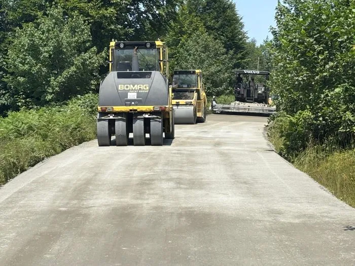 ORADAKİ TOPRAK YOL TARİH OLDU 